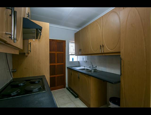 2 BEDROOM TOWNHOUSE TO LET IN WILGEHEUWEL